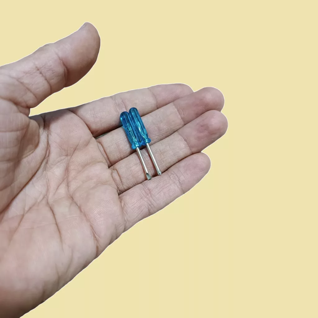 پیچ گوشتی مدل مینیاتور کد 2and4 بسته 2 عددی