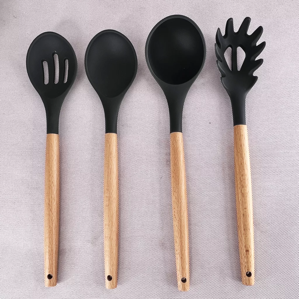 سرویس کفگیر و ملاقه 11 پارچه مدل سیلیکنی