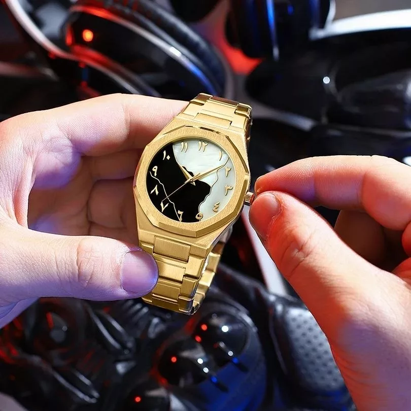 ساعت مچی عقربه‌ای کوارتز مردانه مدل صفحه طرح سنگ بند فلزی کد 002