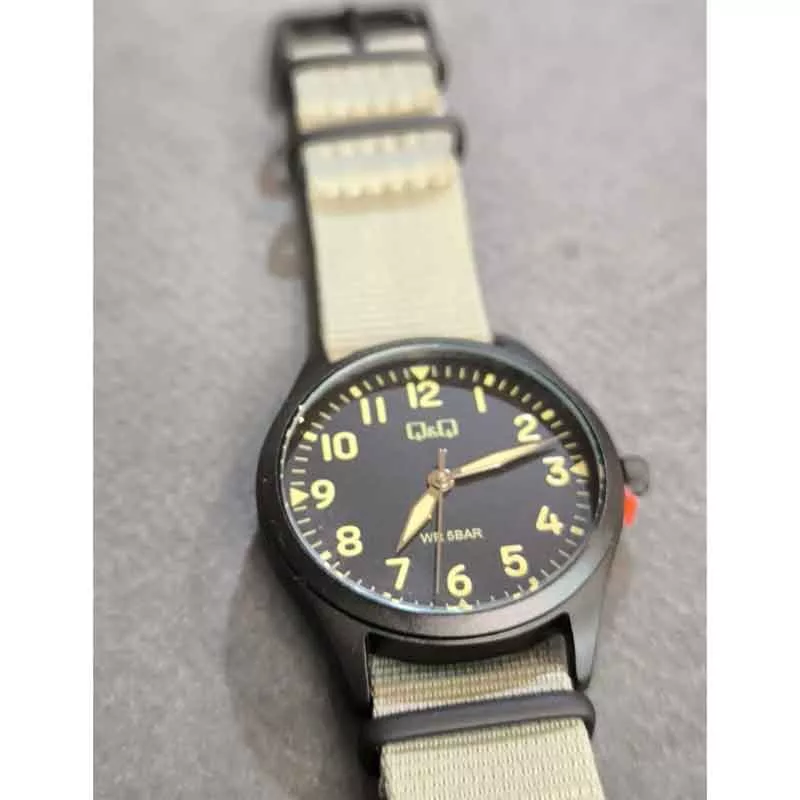 ساعت مچی عقربه‌ای مردانه کوارتز کیو اند کیو مدل Q76B-006PY