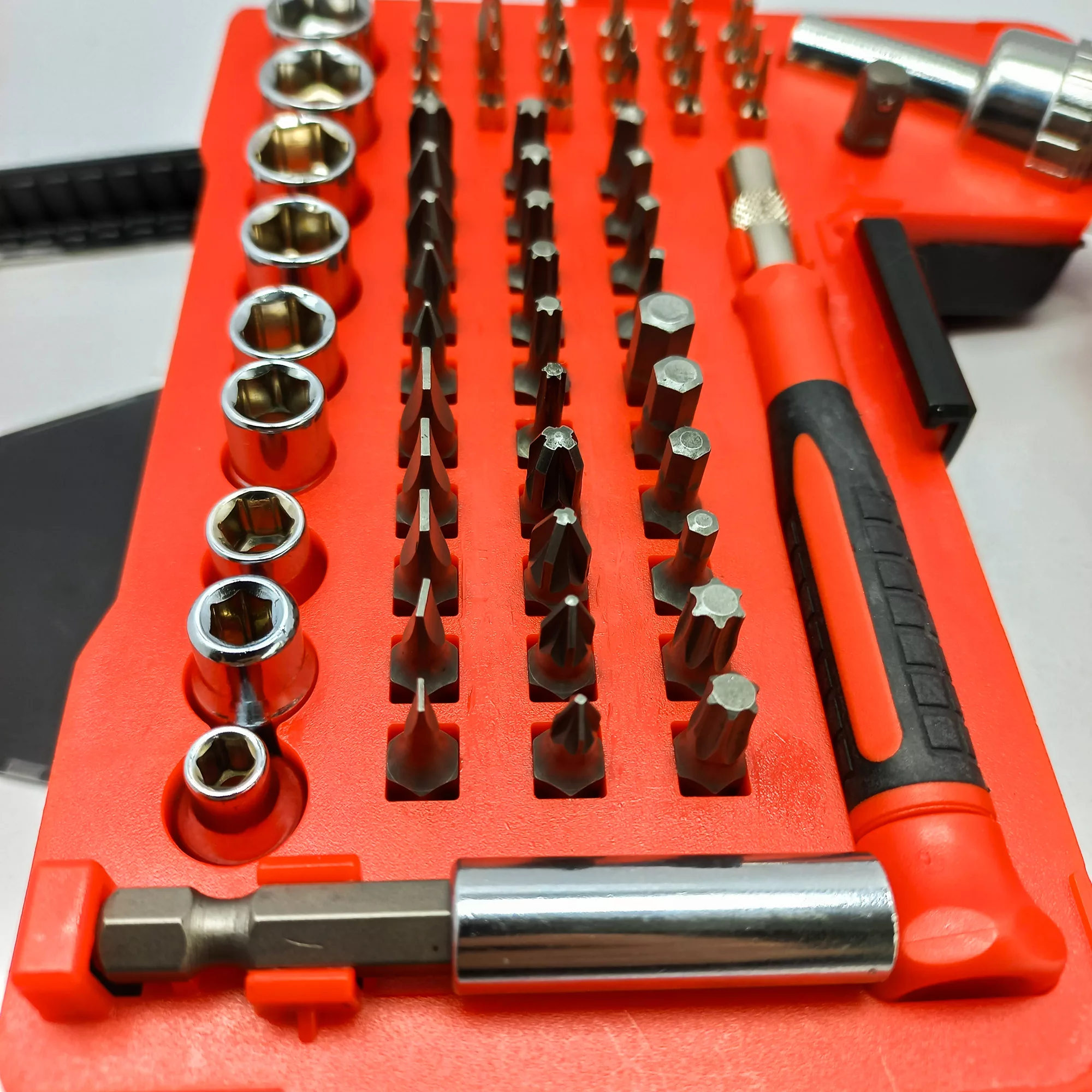 پیچ گوشتی و سری پیچ گوشتی فاکس مدل RM بسته 68 عددی