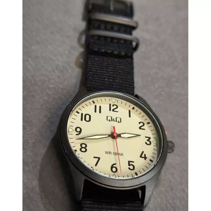 ساعت مچی عقربه‌ای مردانه کوارتز کیو اند کیو مدل Q76B-008PY