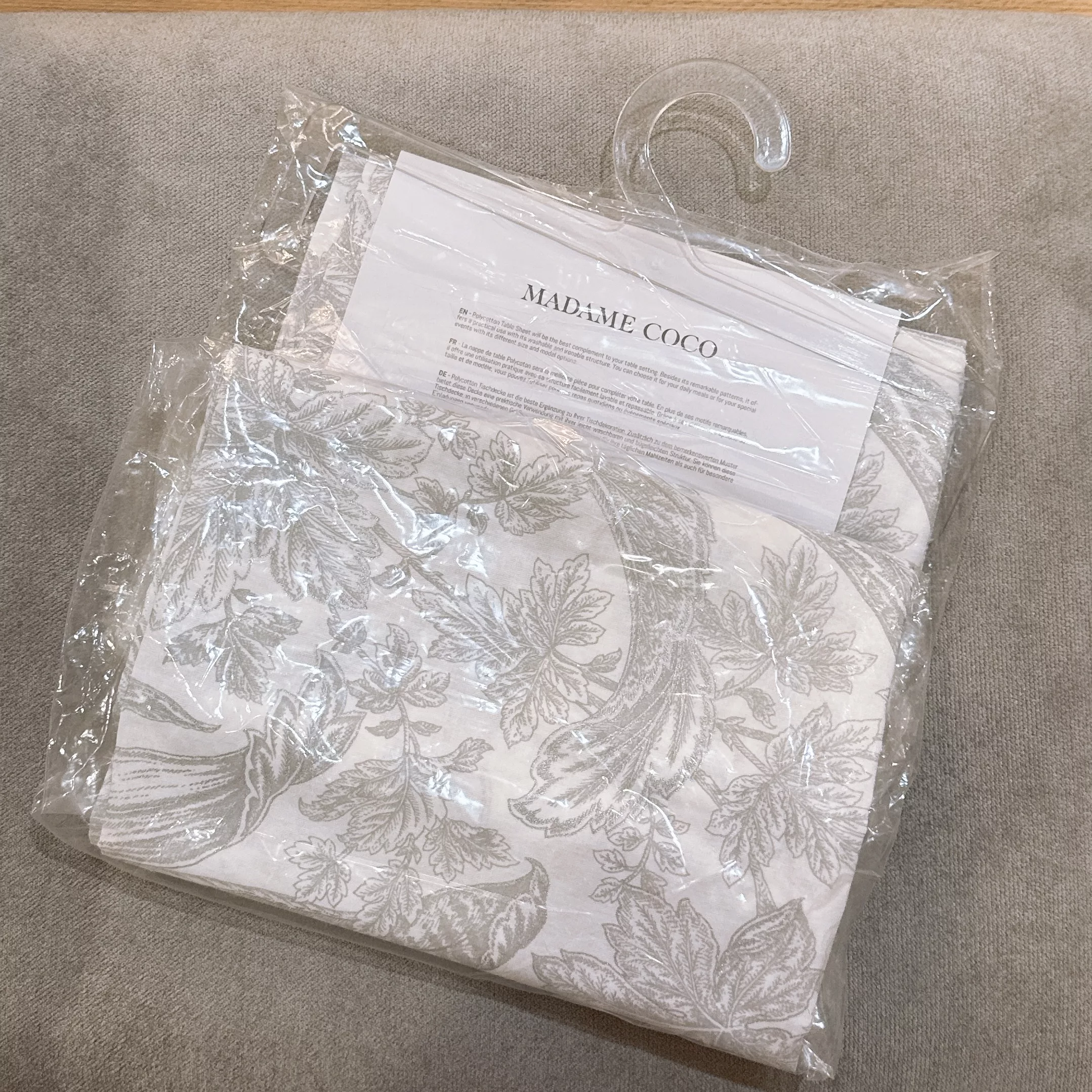 سفره شش نفره مادام کوکو مدل Bernice Gri سایز 200*160 سانتی متر