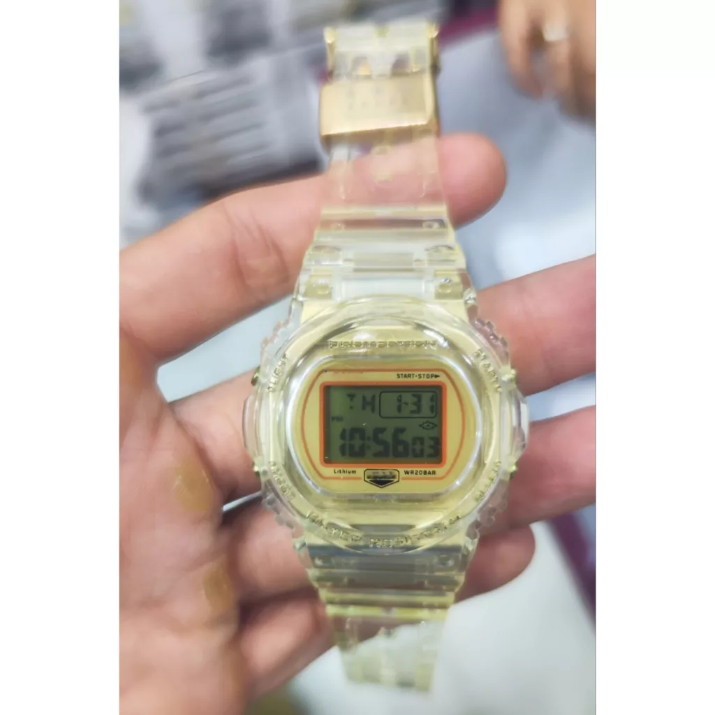 ساعت مچی دیجیتال مدل اسپرت تک زمانه کرنوگراف بند سیلیکونی شفاف کد ۱