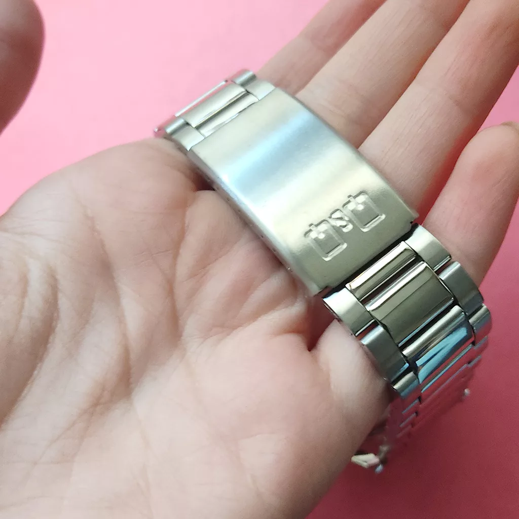 ساعت مچی عقربهای مردانه کیو اند کیو مدل A484J212Y