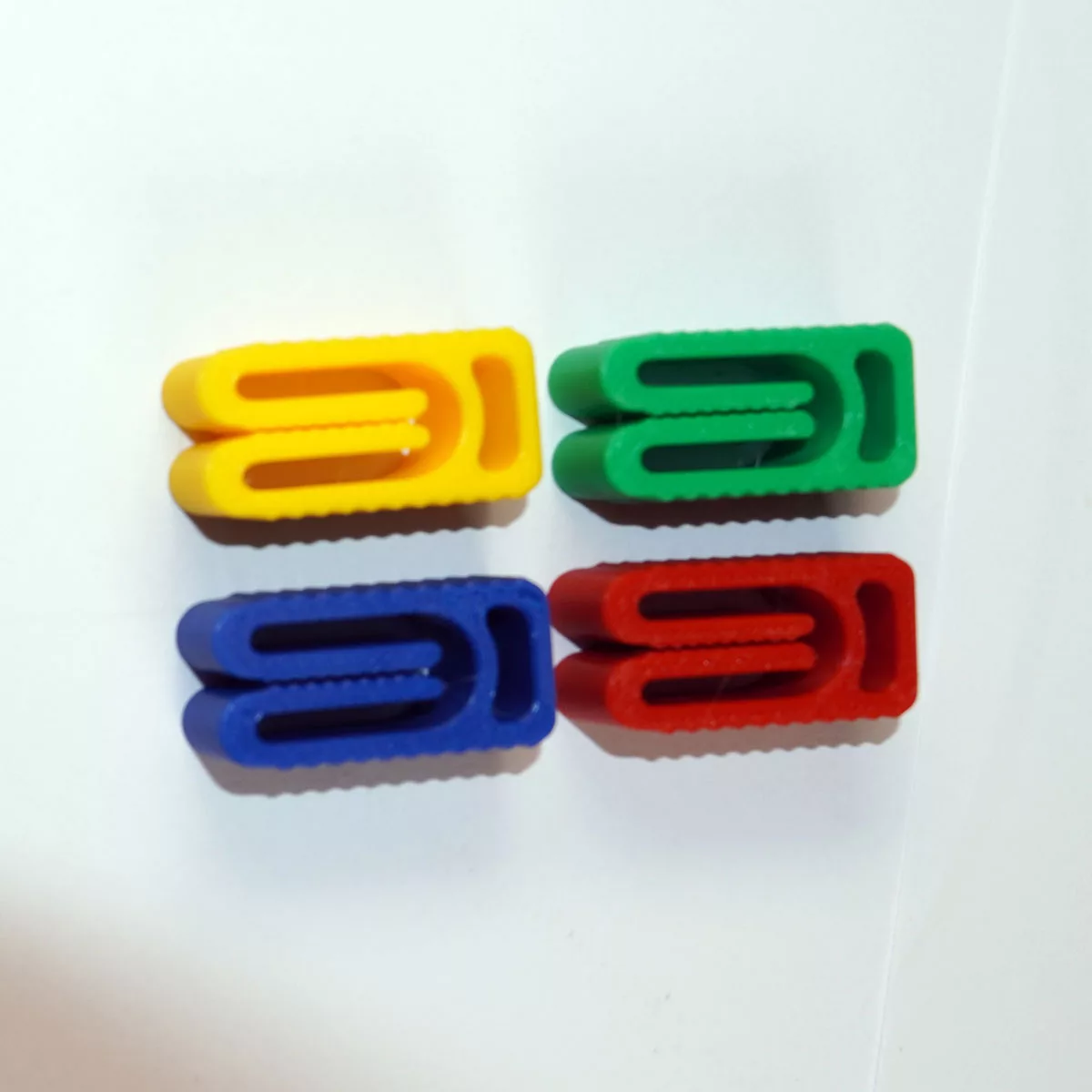 گیره کیسه مدل پلاستووان بسته 4 عددی