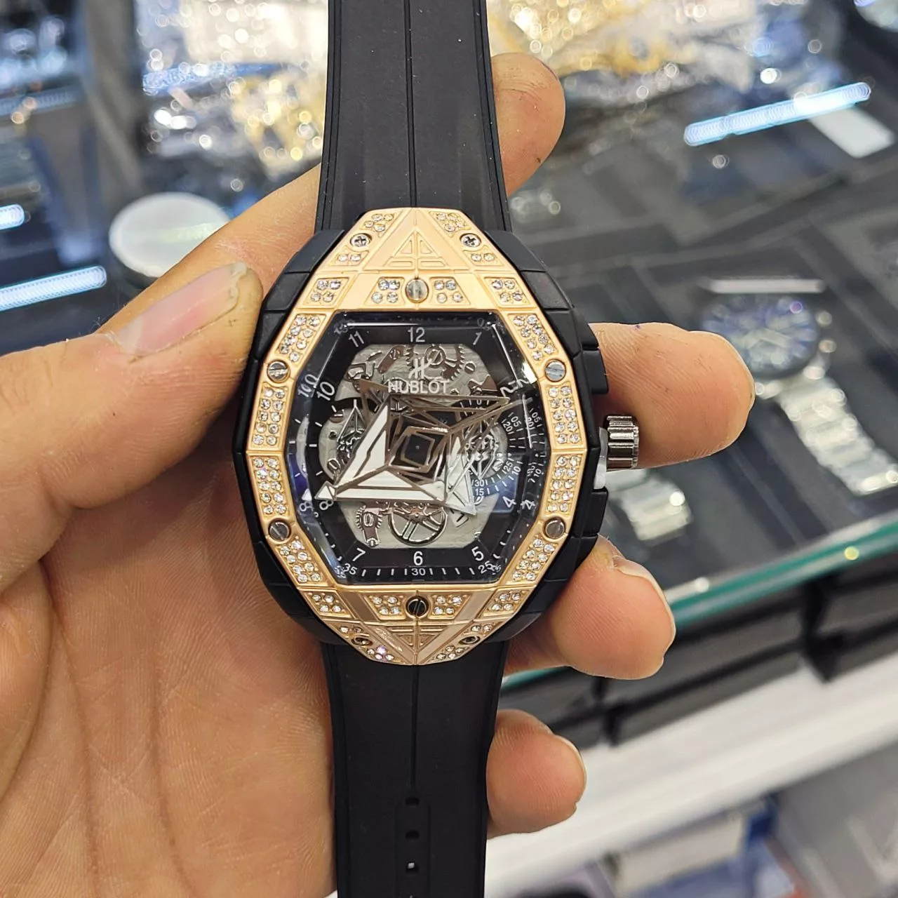 ساعت مچی عقربه‌ای مردانه مدل H_نگینی 01