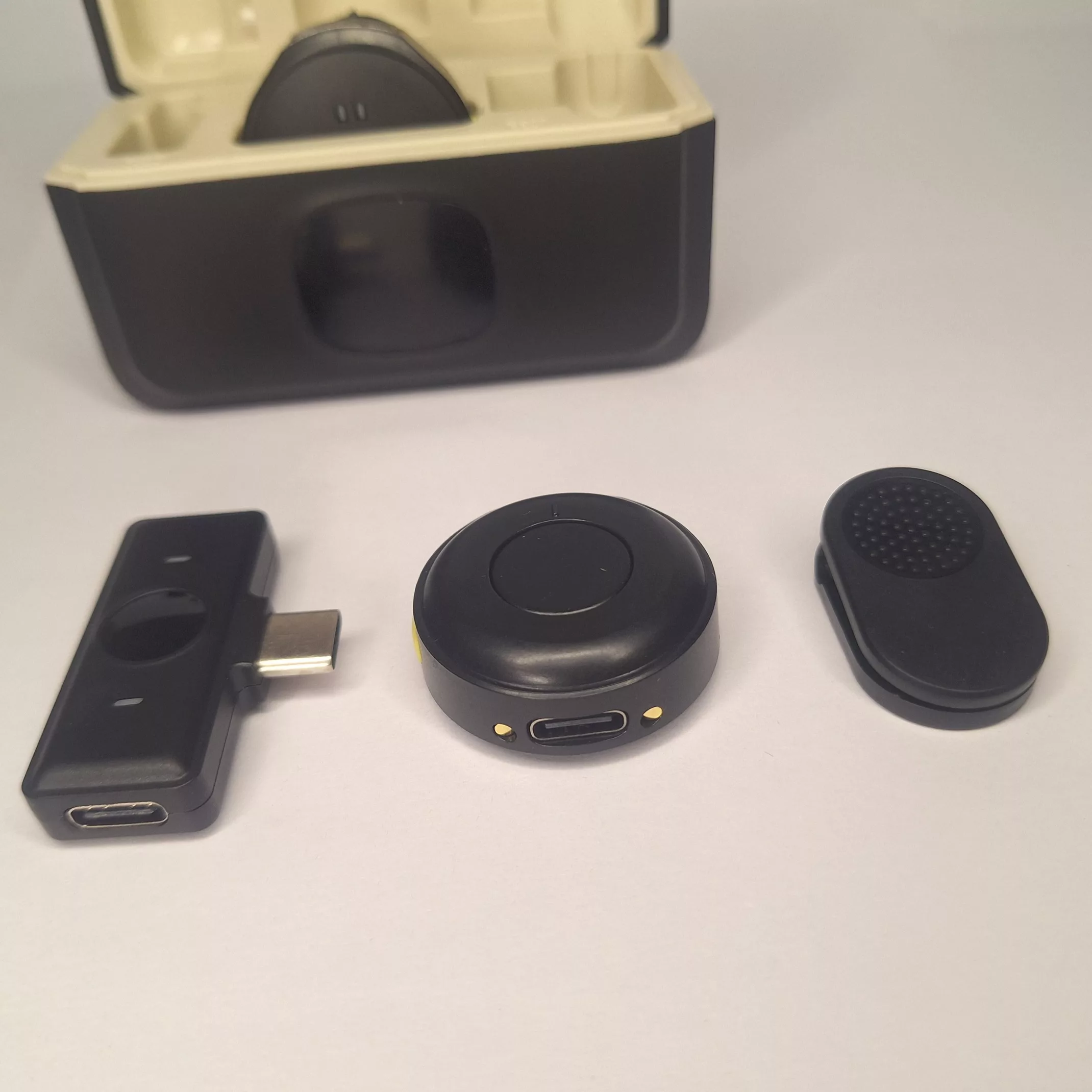 ست میکروفن بی سیم مدل pro3 با درگاه اتصال تایپ سی