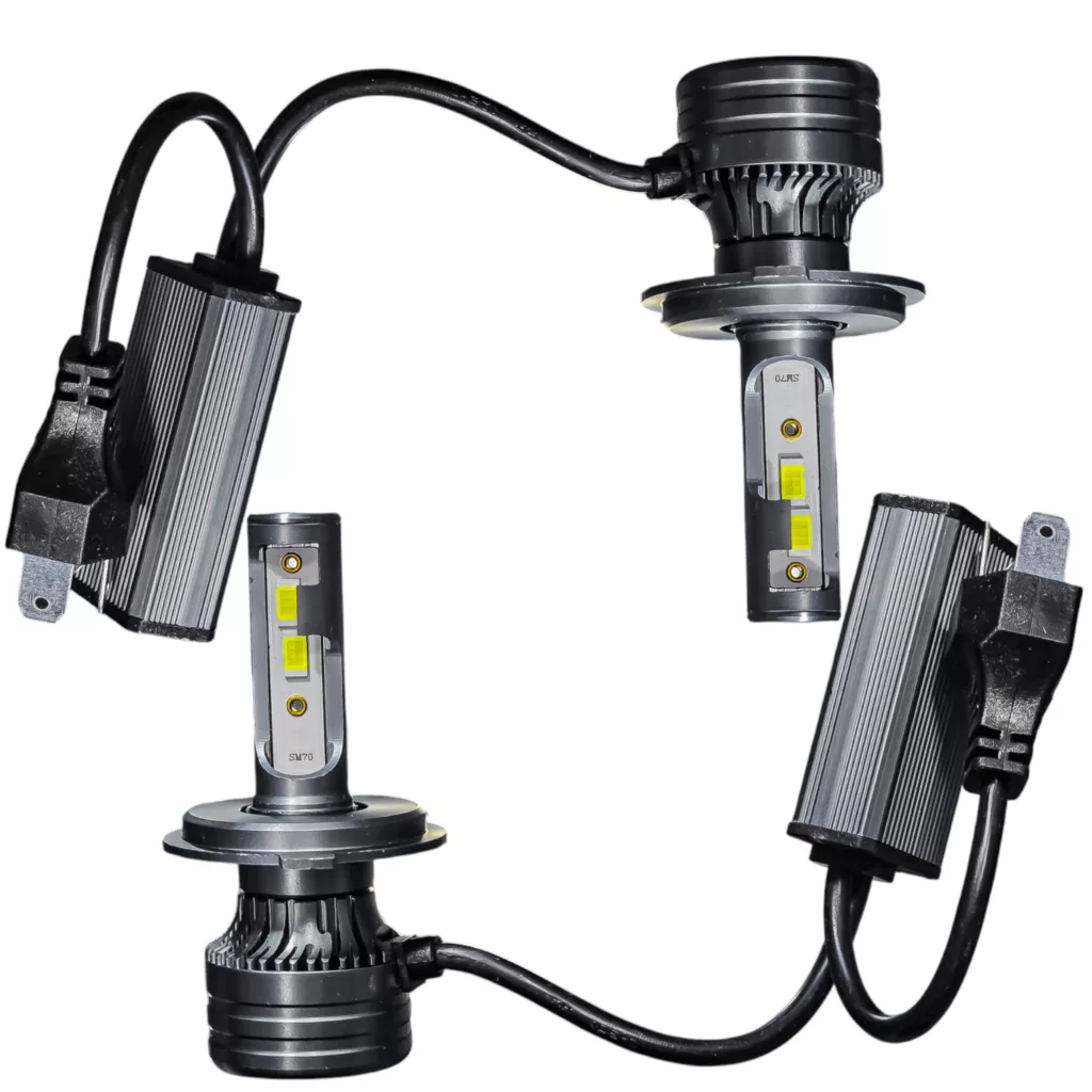 لامپ هدلایت خودرو سام مدل SM70 پایه H4 بسته ۲ عددی