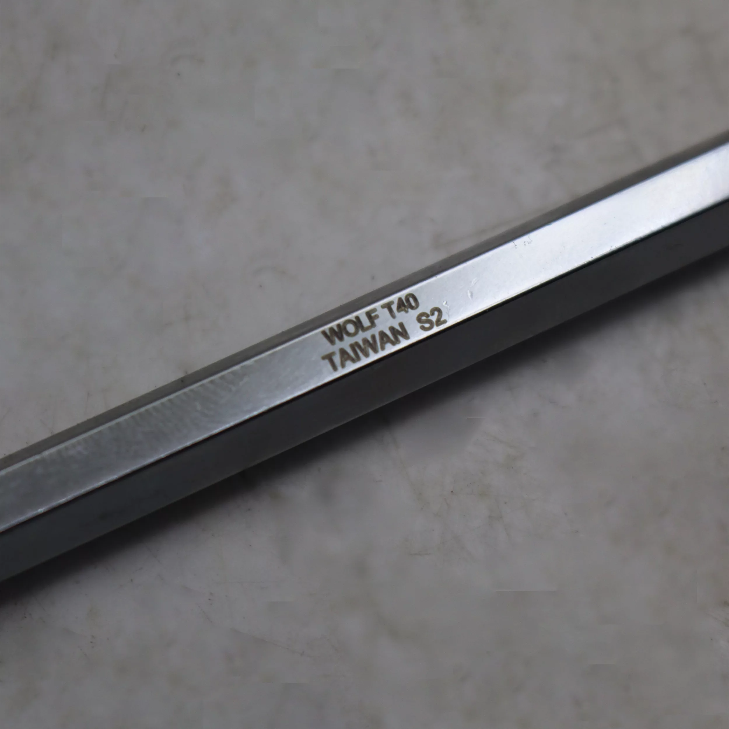 سری پیچ گوشتی ستاره ای ولف مدل بیت خور کد YP-T40/250MM  سایز 25 سانتی متر