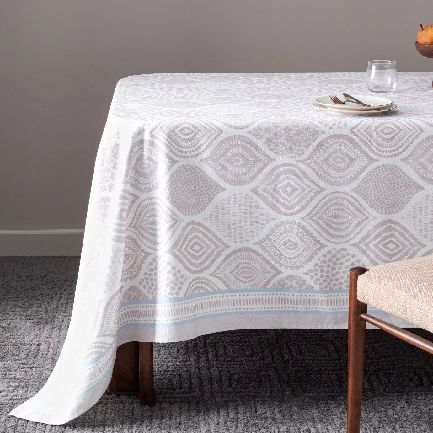 سفره هشت نفره مادام کوکو مدل Verneix Bej سایز 150*250 سانتی متر