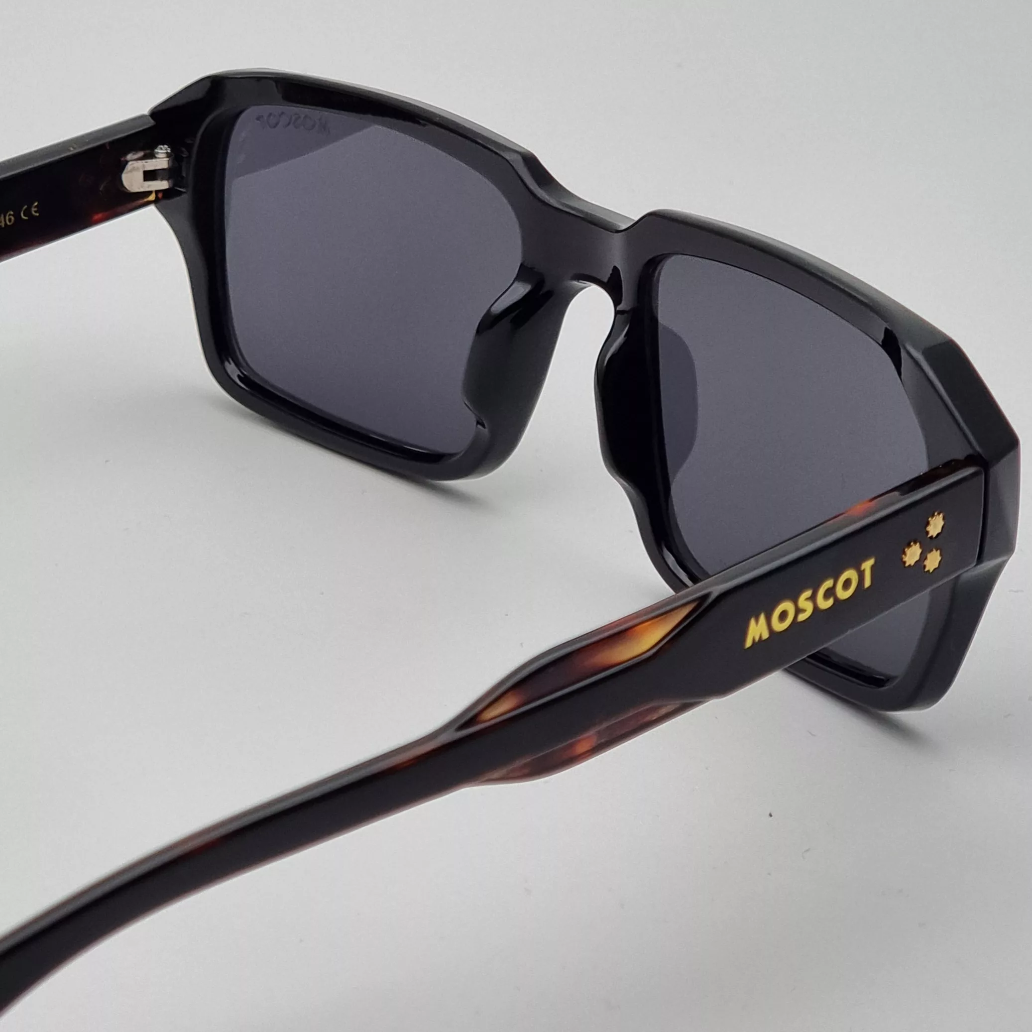 عینک آفتابی چندضلعی غیرپلاریزه موسکوت مدل 86030mm