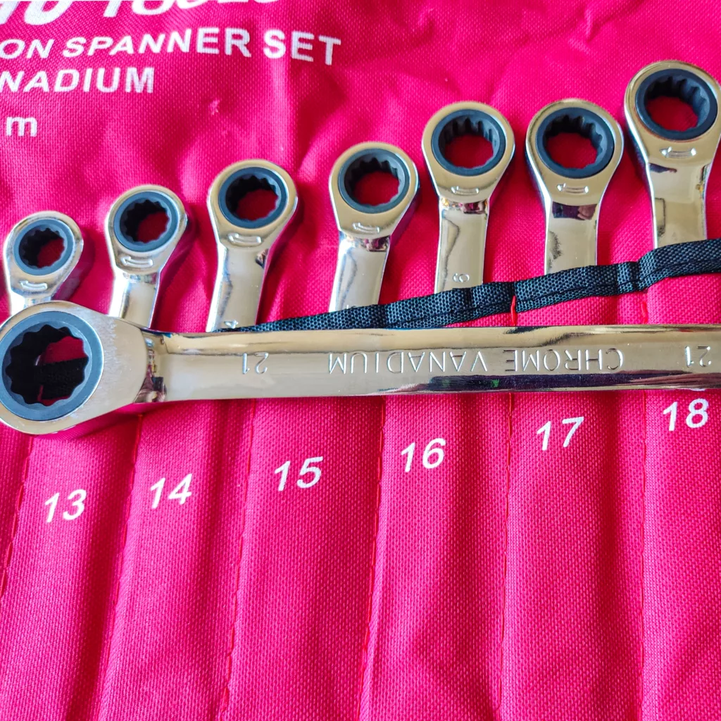 آچار یکسر تخت و یکسر رینگی جغجغه ای یونا مدل WPW2150 مجموعه 14 عددی