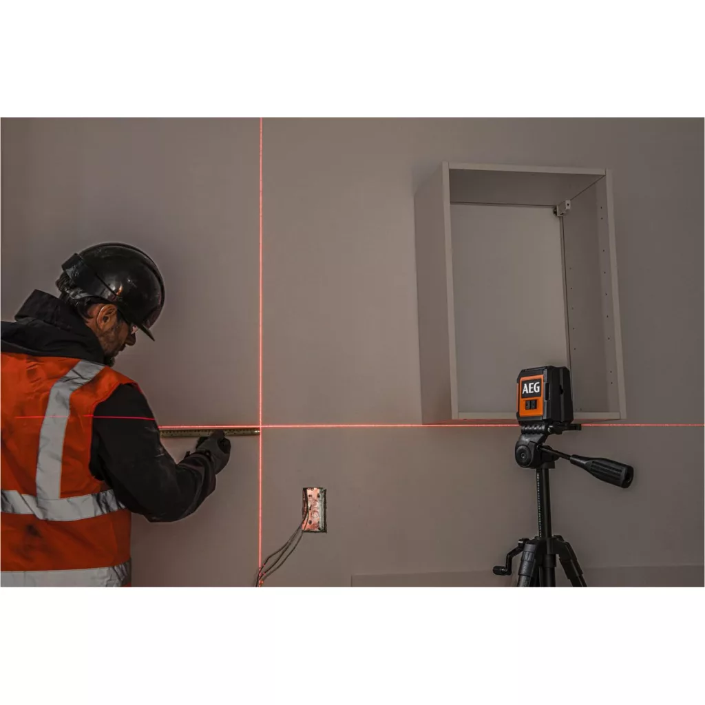 تراز لیزری آ ا گ مدل CLR215-B به همراه کیف برزنتی