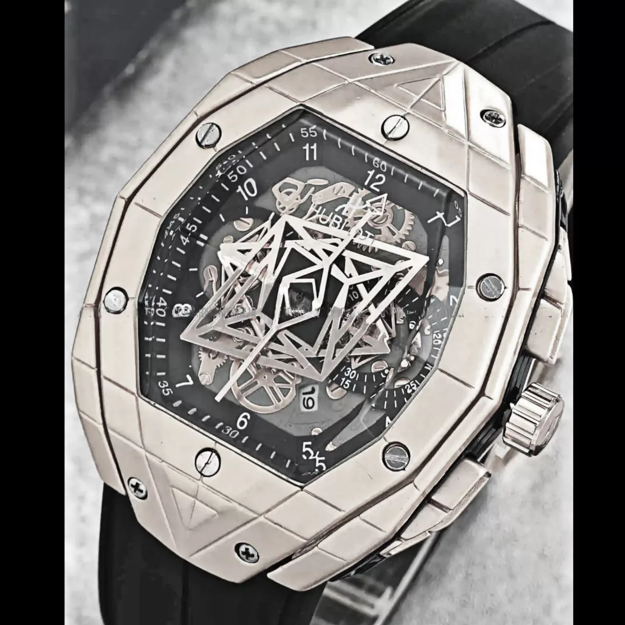 ساعت مچی عقربه‌ای مردانه مدل H_عنکبوتی رابر09