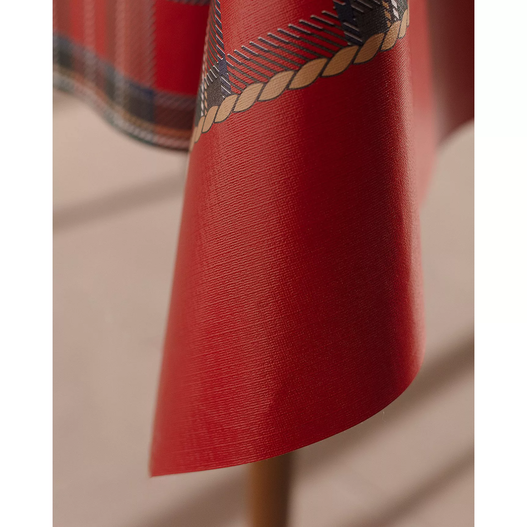 سفره شش نفره مادام کوکو مدل ANDRAY.REC100140.red سایز 100*140 سانتی متر