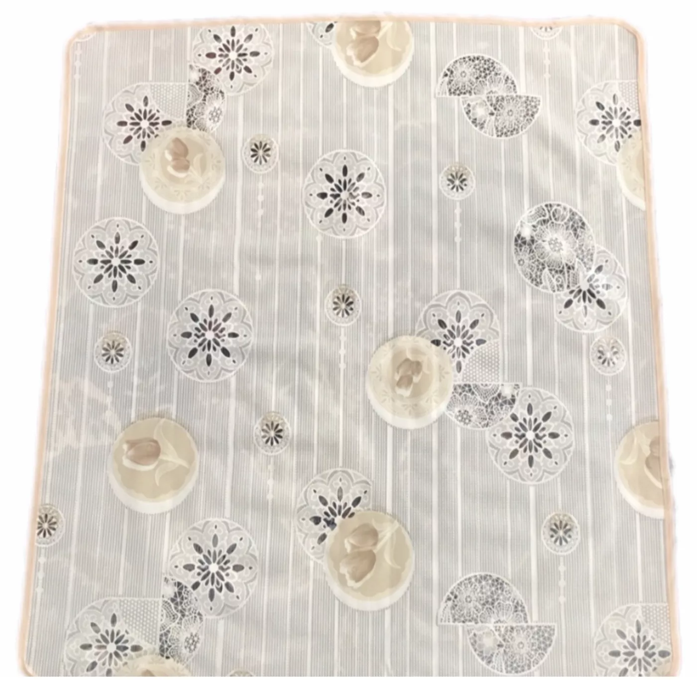 سفره 18 نفره مدل رویال طرح گیپور کد 01