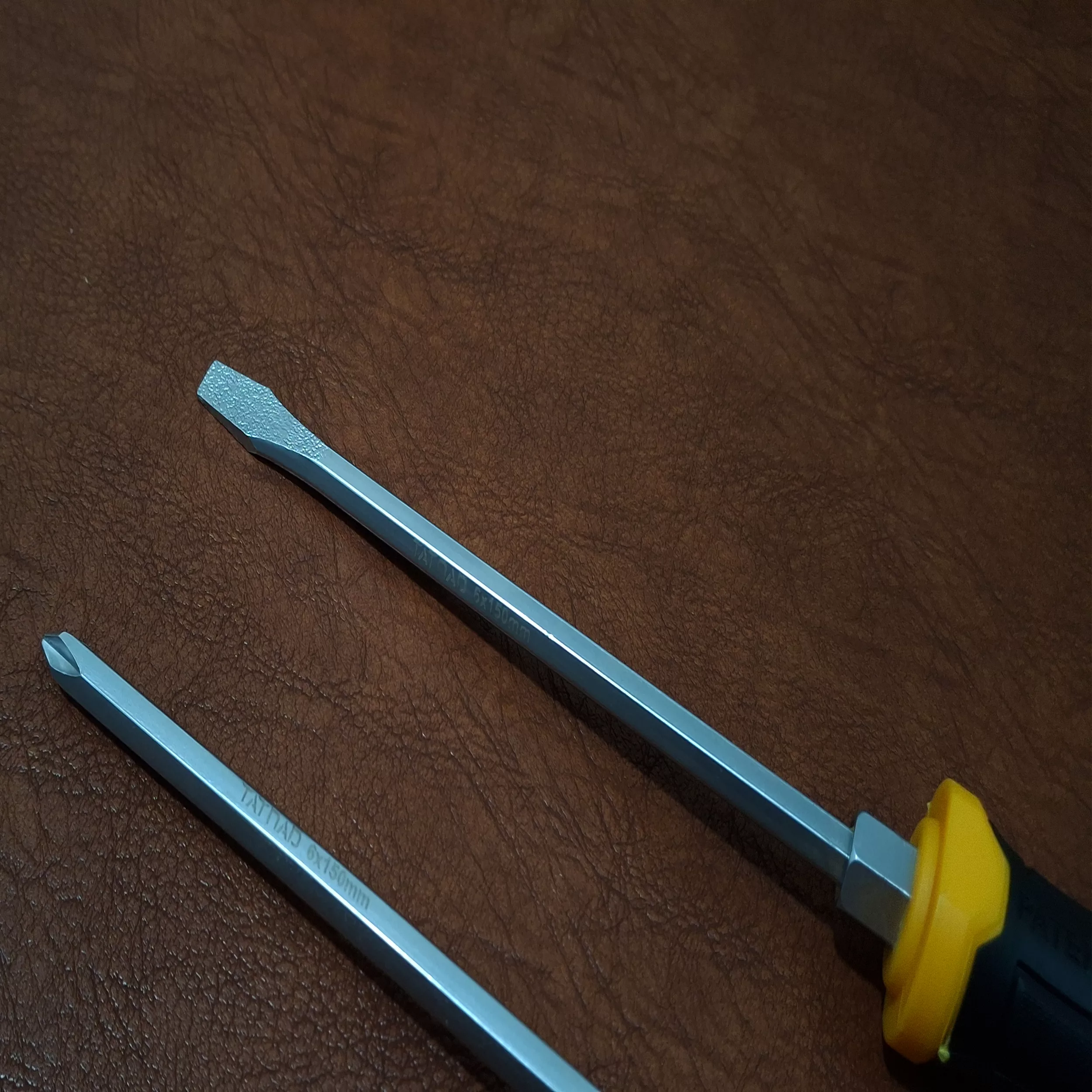 پیچ گوشتی ضربه خور دوسو و چهارسو تاتناد مدل TTR-2 مجموعه 2 عددی