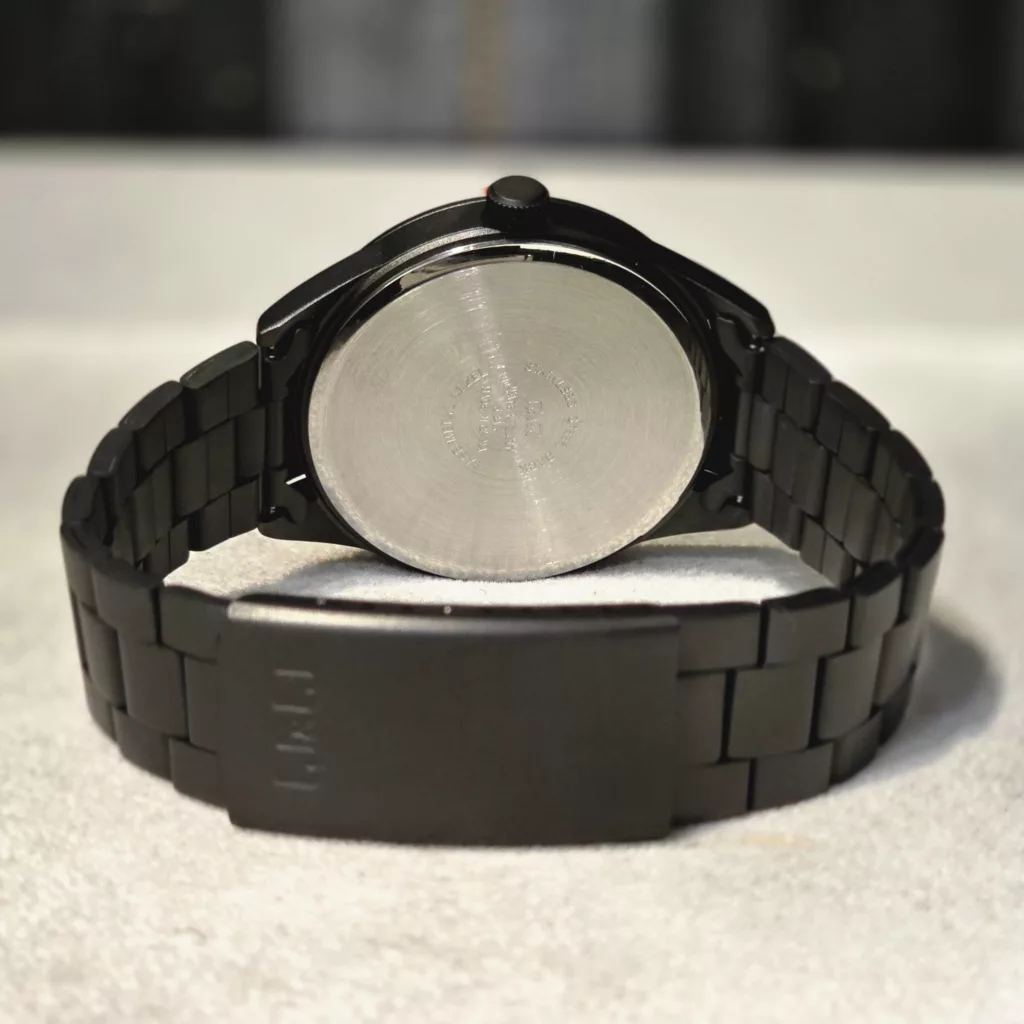 ساعت مچی عقربه‌ای کوارتز مردانه کیو اند کیو مدل Q77B-001