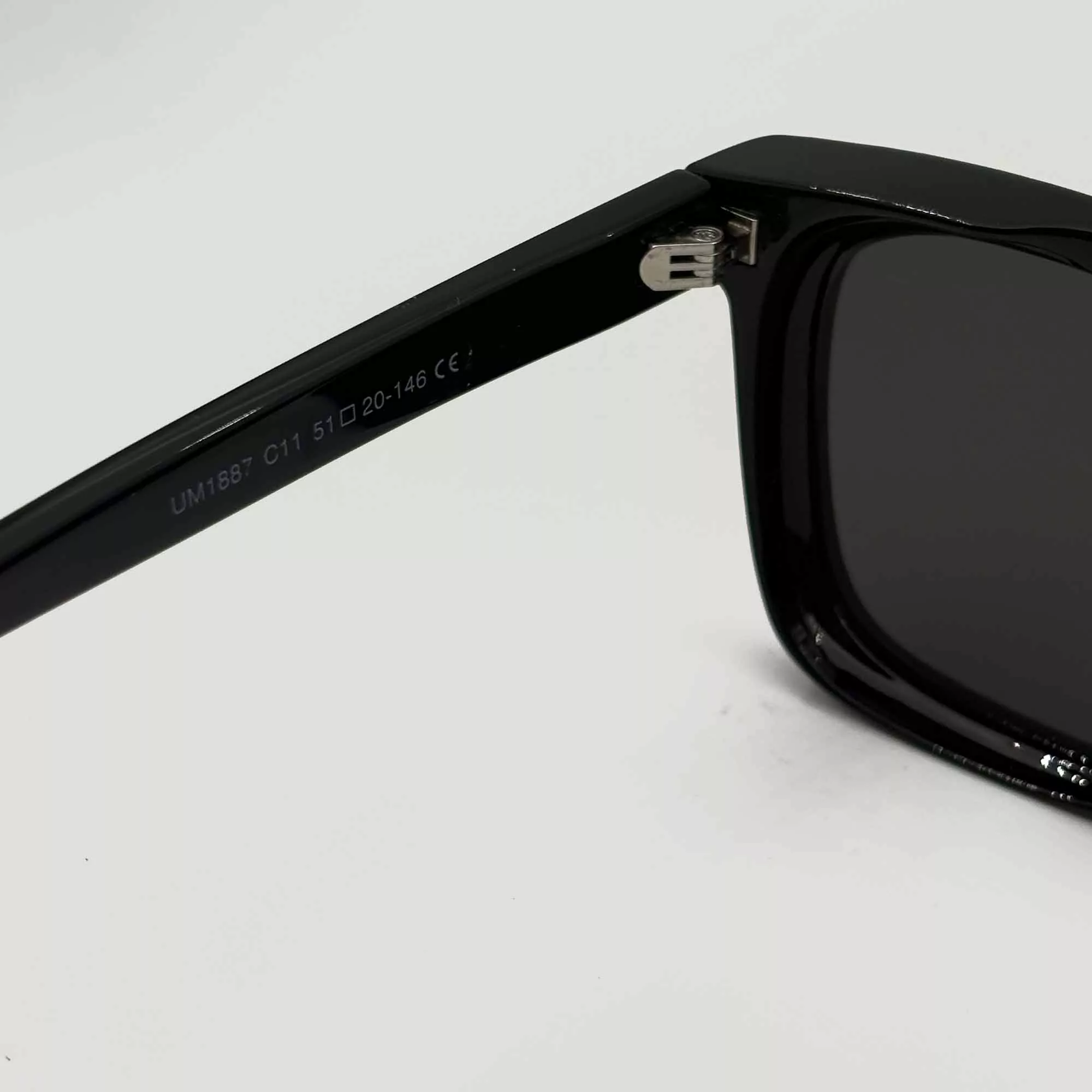 عینک آفتابی ویفرر (Wayfarer) آنتونیو باندراس مدل UM1887