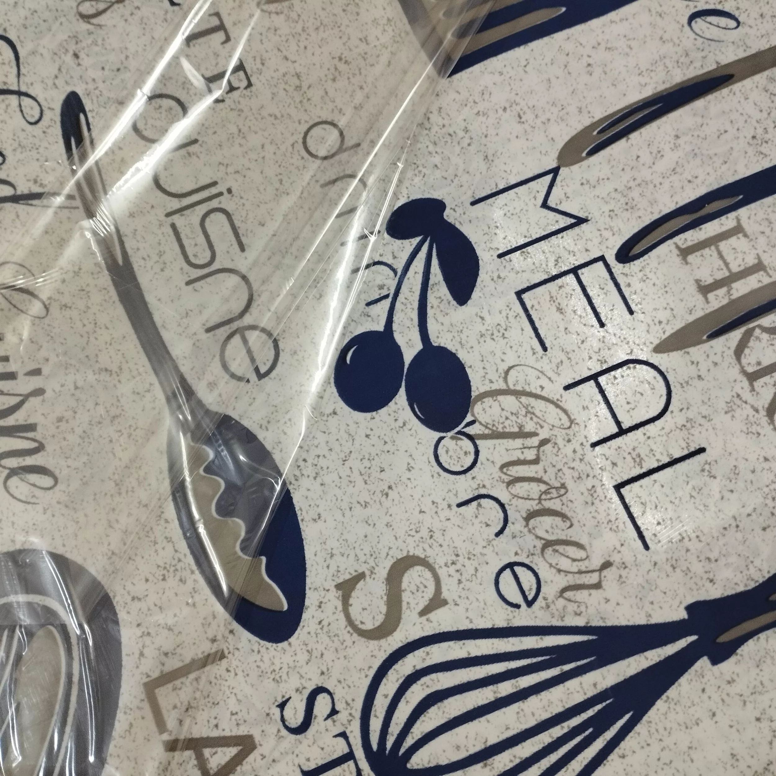 سفره 4 نفره مدل پی وی سی طرح کارد و چنگال سایز 100×100 سانتی متر