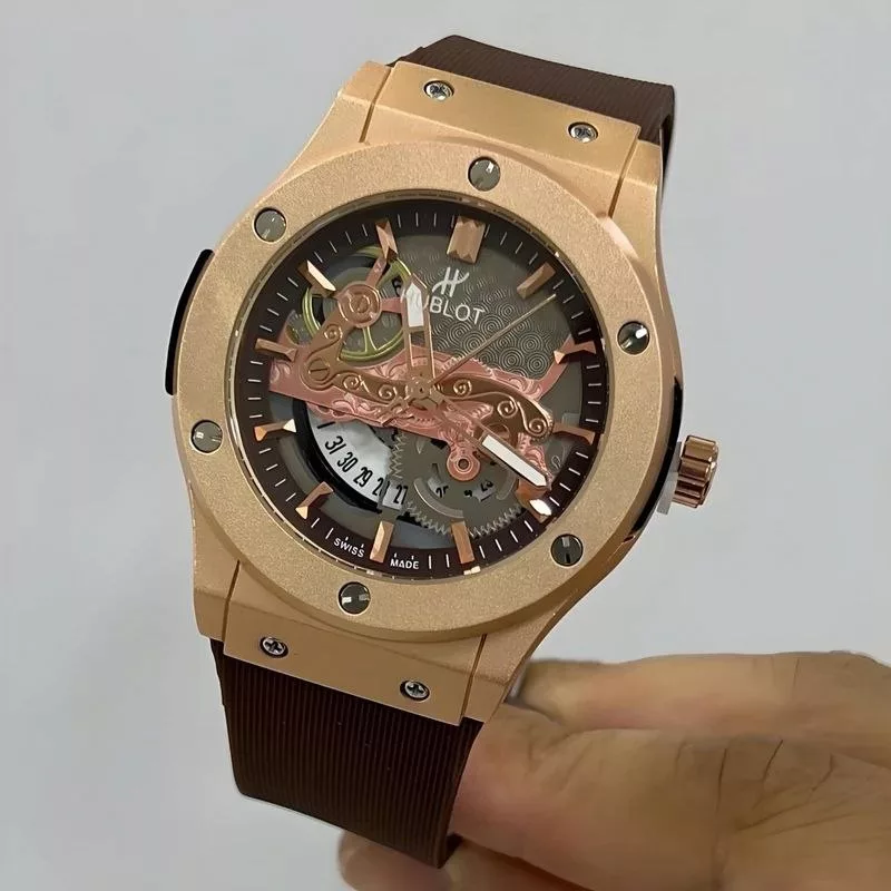 ساعت مچی عقربه‌ای کوارتز مردانه مدل تک موتور کد 101