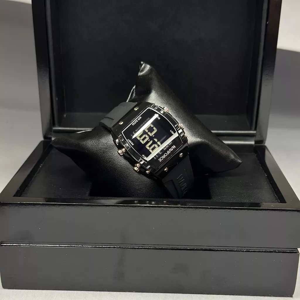 ساعت مچی عقربه‌ای مردانه نیوی فورس مدل Nf7102