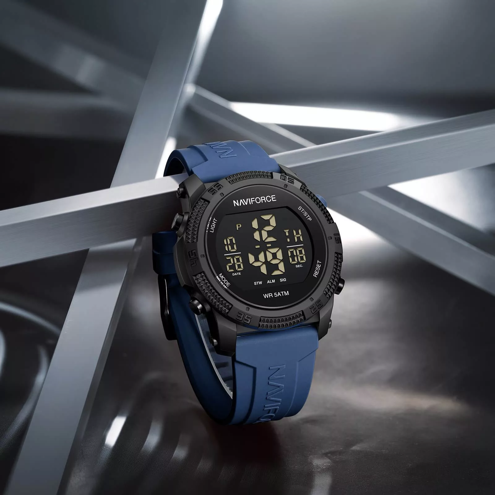 ساعت مچی دیجیتال نیوی فورس مدل NF7104BBBE