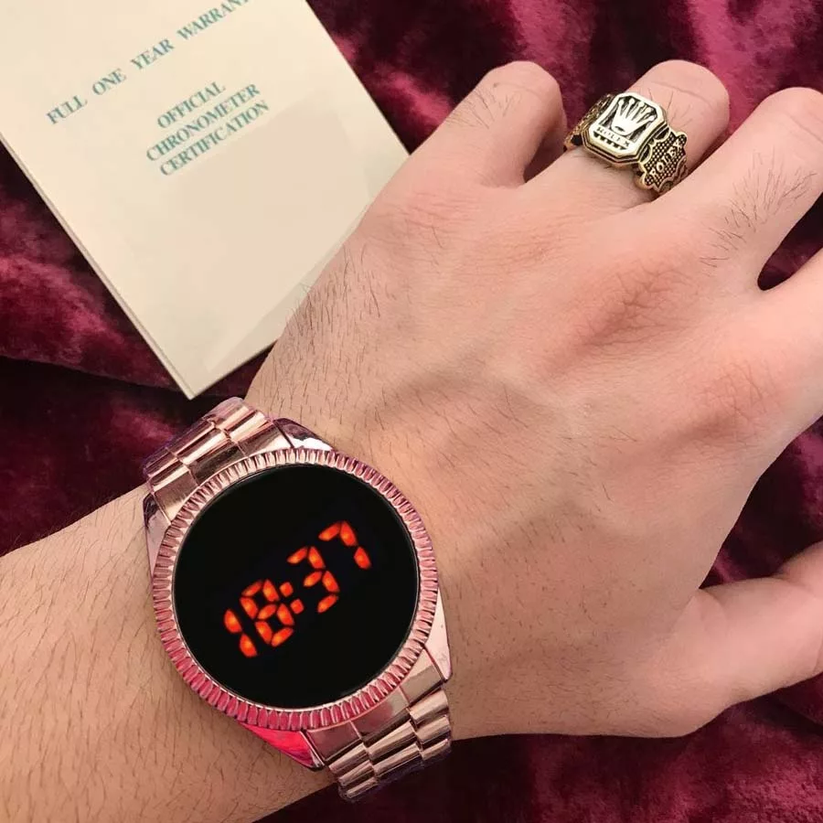 ساعت مچی دیجیتال مدل تاج کد 12roz