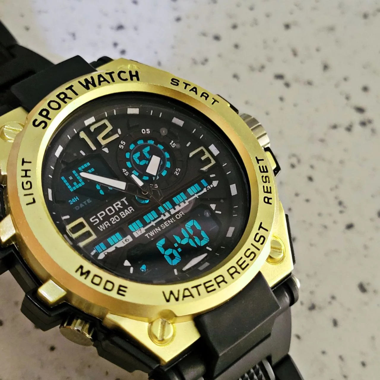 ساعت مچی عقربه‌ای مردانه مدل دو زمانه ضد آب 02