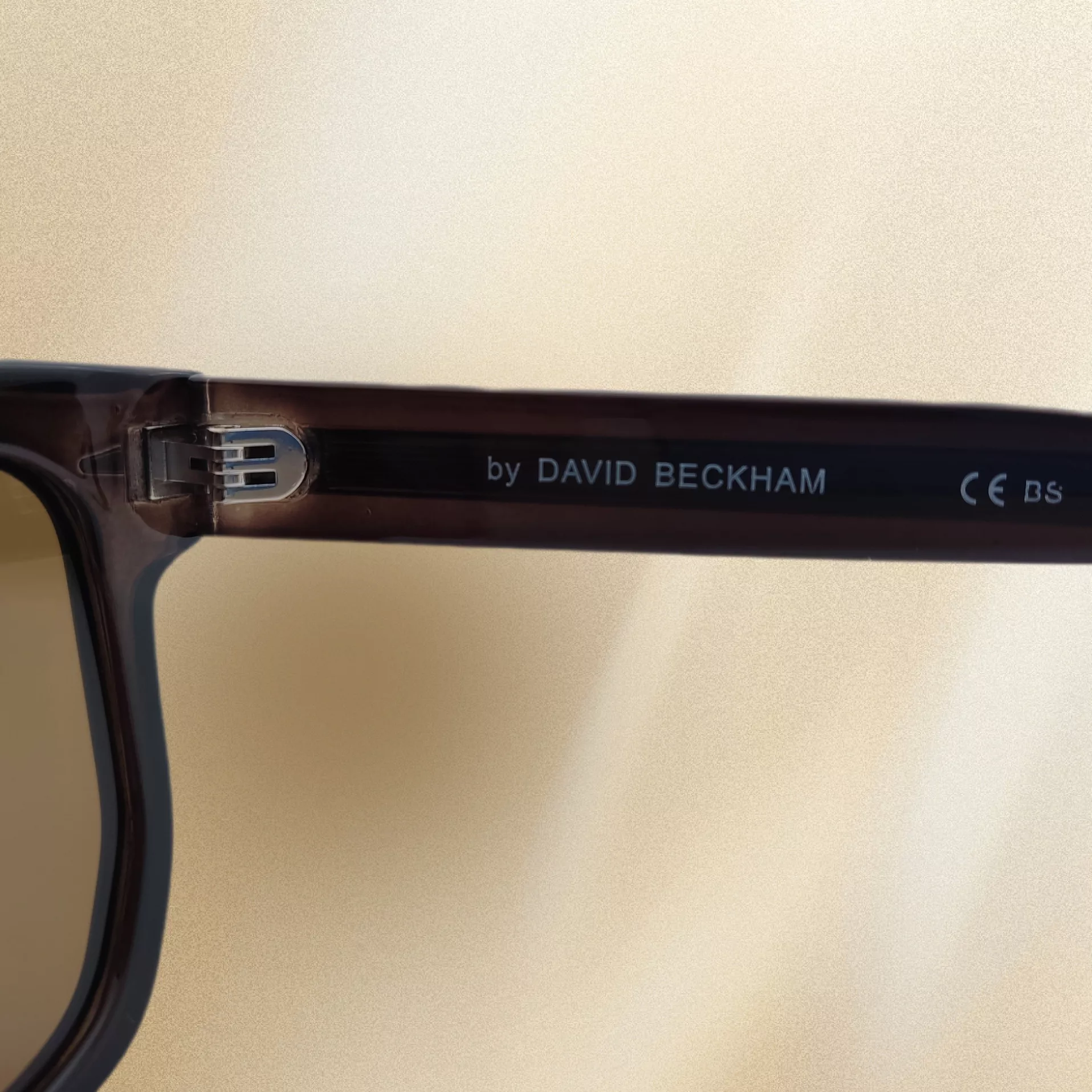 عینک آفتابی ویفرر (Wayfarer) دیوید بکهام مدل DB7017