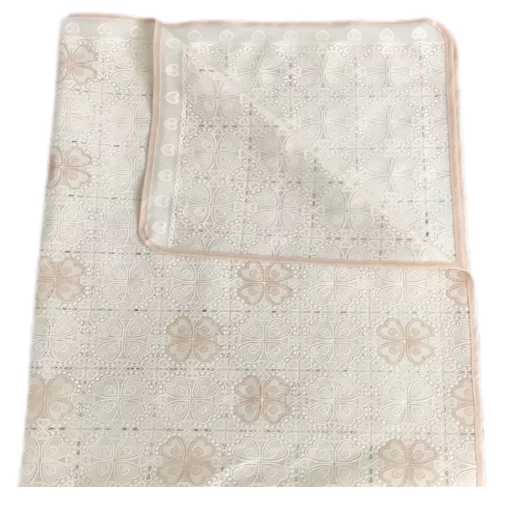 سفره 6 نفره مدل رویال طرح گیپور سایز 140×100 سانتی متر