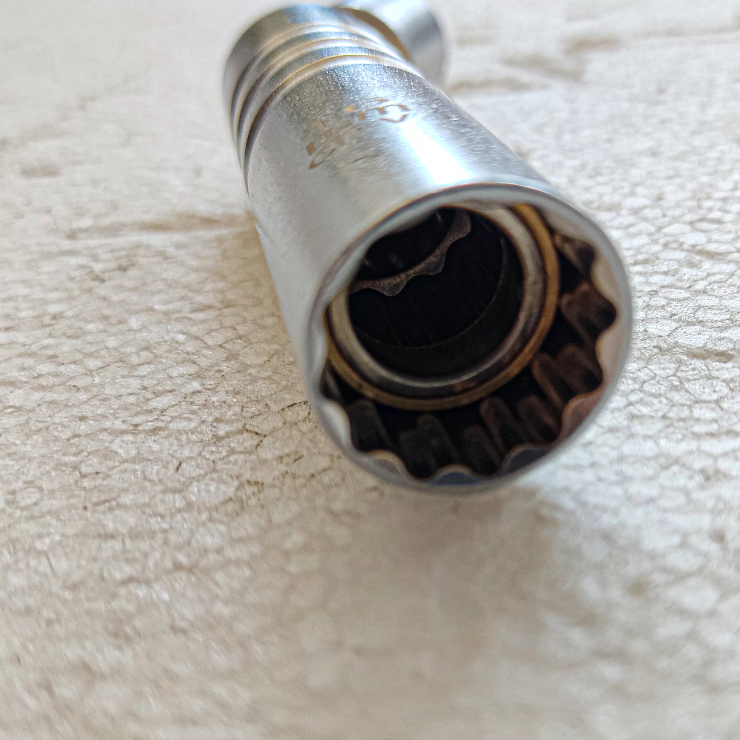 آچار بکس شمع مدل مگنتی کد DZ 016 سایز 16 میلی متر