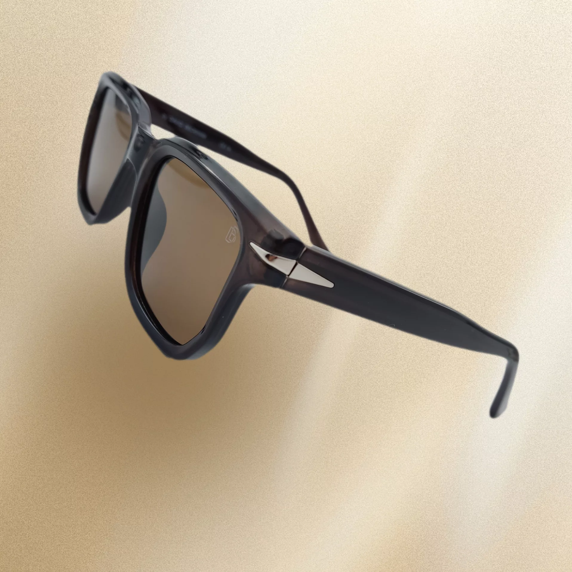 عینک آفتابی ویفرر (Wayfarer) دیوید بکهام مدل DB7017