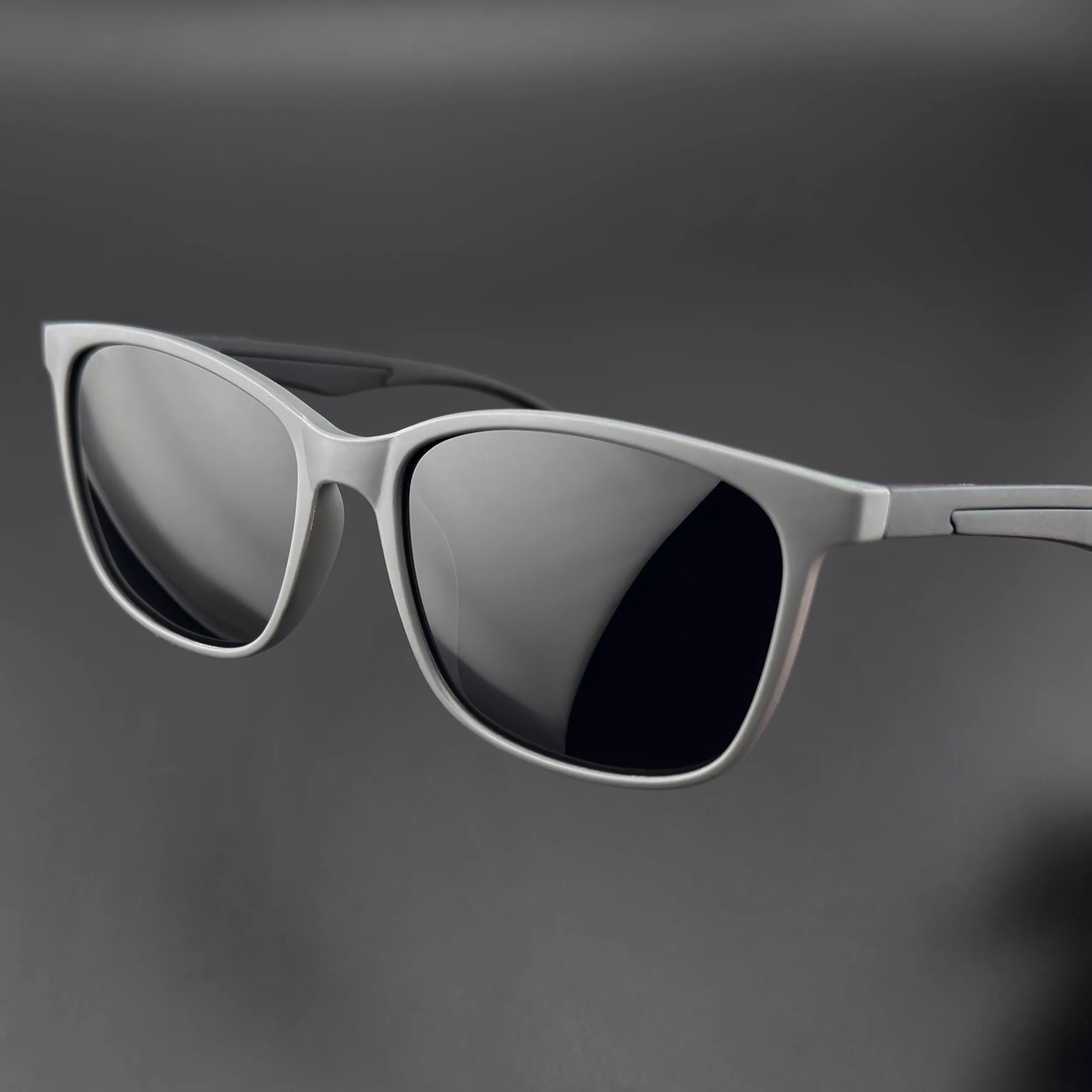 عینک آفتابی مستطیلی مدل  TR3349 C134-P01 Polarized Steel Shadow