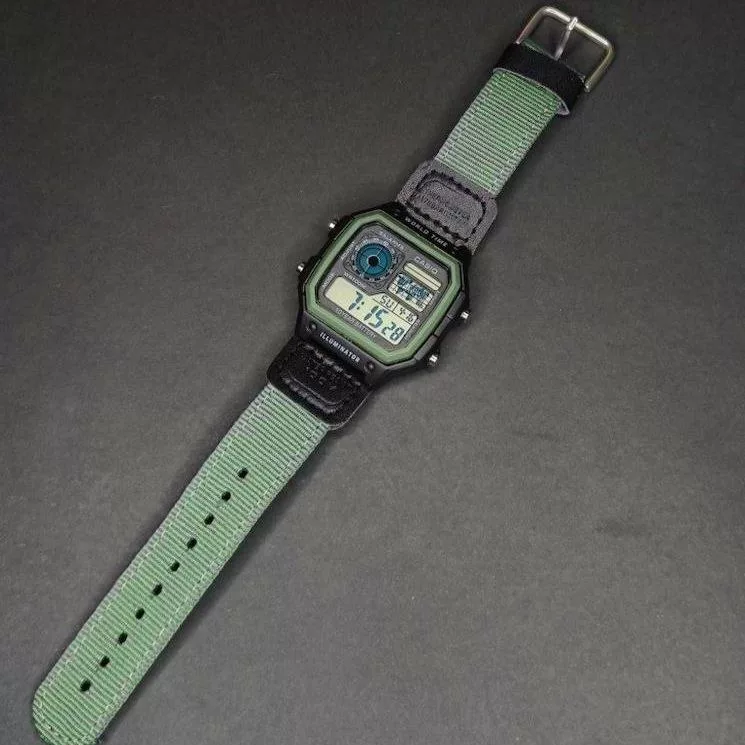 ساعت مچی دیجیتال مدل بند برزنتی ضد حساسیت کد 02