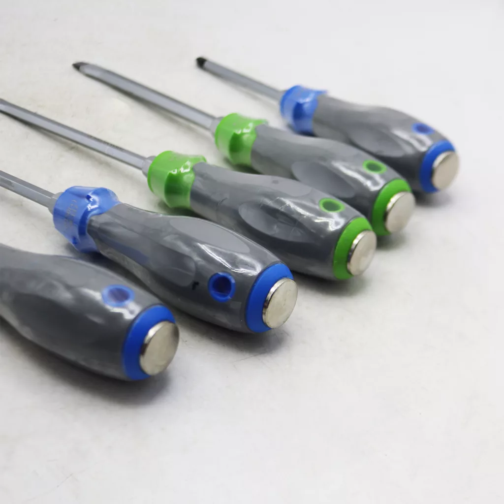 پیچ گوشتی چهارسو و دو سو کراسمن مدل ضربه خور کد YP-CR-149 S2 مجموعه 5 عددی