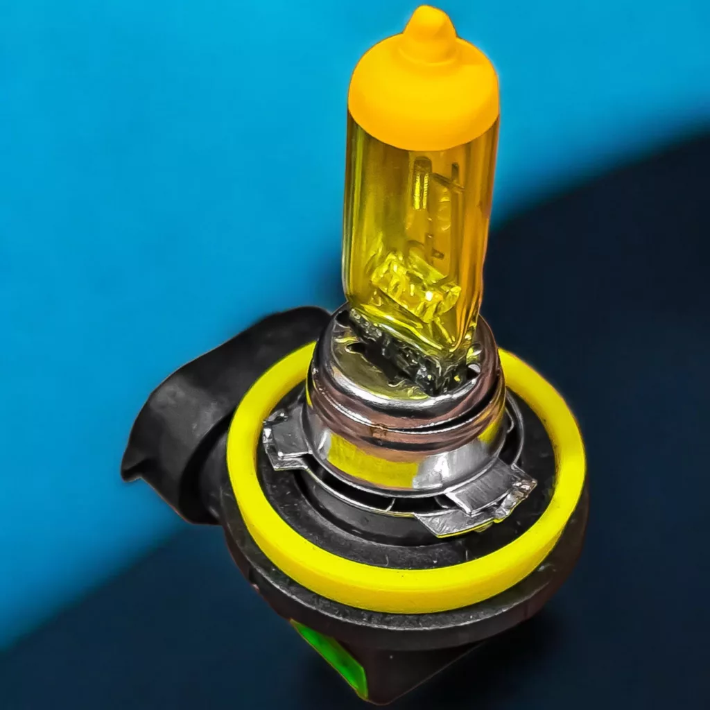 لامپ مه شکن چراغ جلو تک حالته بست یدک مدل Limo.YLW کد E81 و E82 پایه H11 مناسب برای بی ام و سری ۱ بسته ۲ عددی