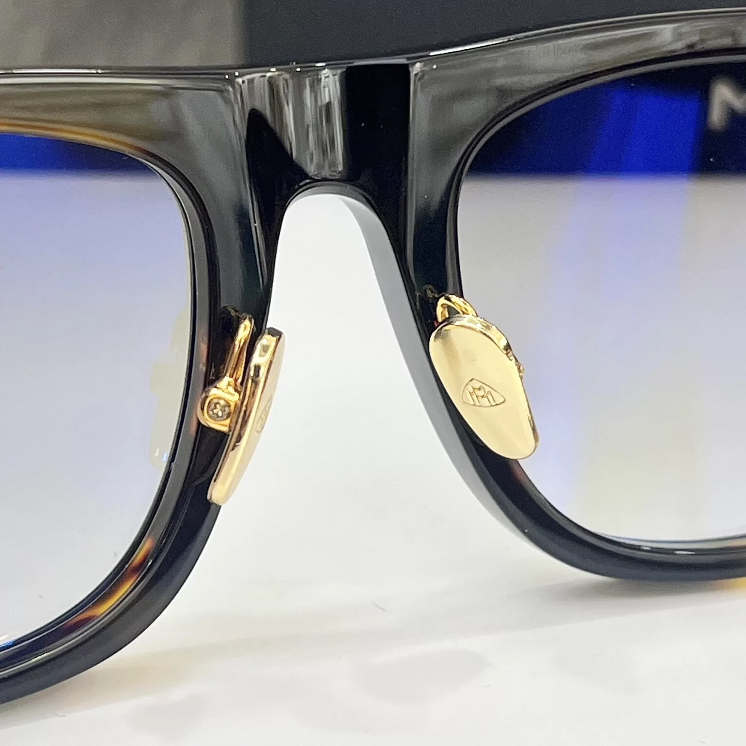 عینک آفتابی فرم خاص میباخ مدل THE REBEL