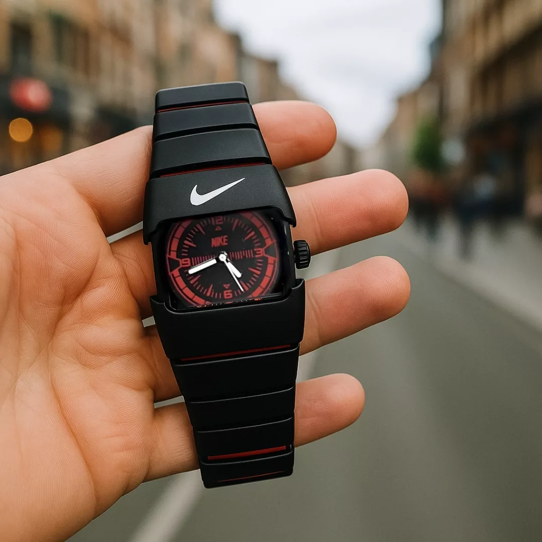 ساعت مچی عقربه‌ای کوارتز مردانه مدل اسپرت بند کربنی سبک قفل مخفی کد ۴