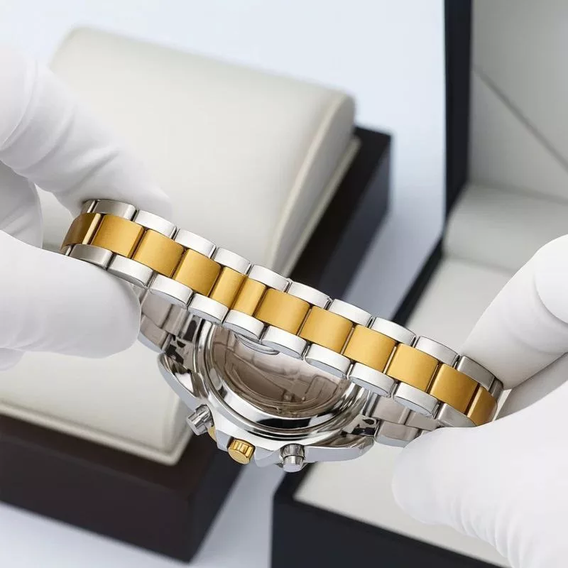 ساعت مچی عقربه‌ای کوارتز مردانه وا وا ووم مدل سه موتور فعال کورنوگراف قاب تاچیمتر کد 001