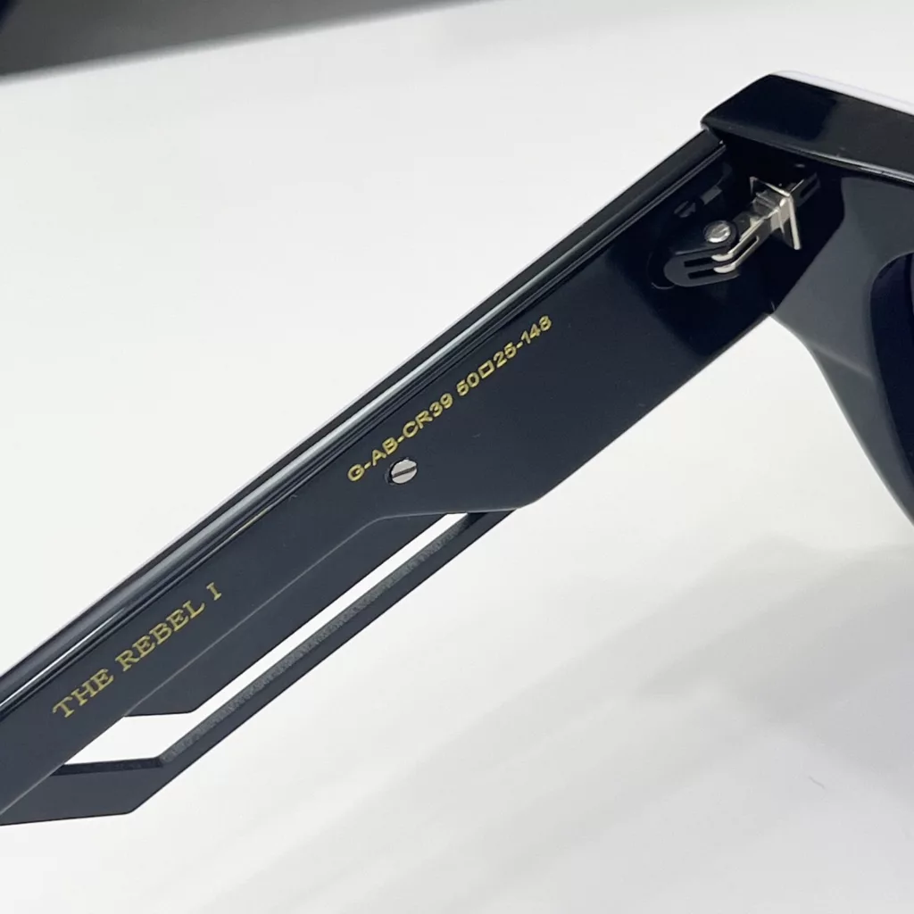 عینک آفتابی فرم خاص میباخ مدل THE REBEL