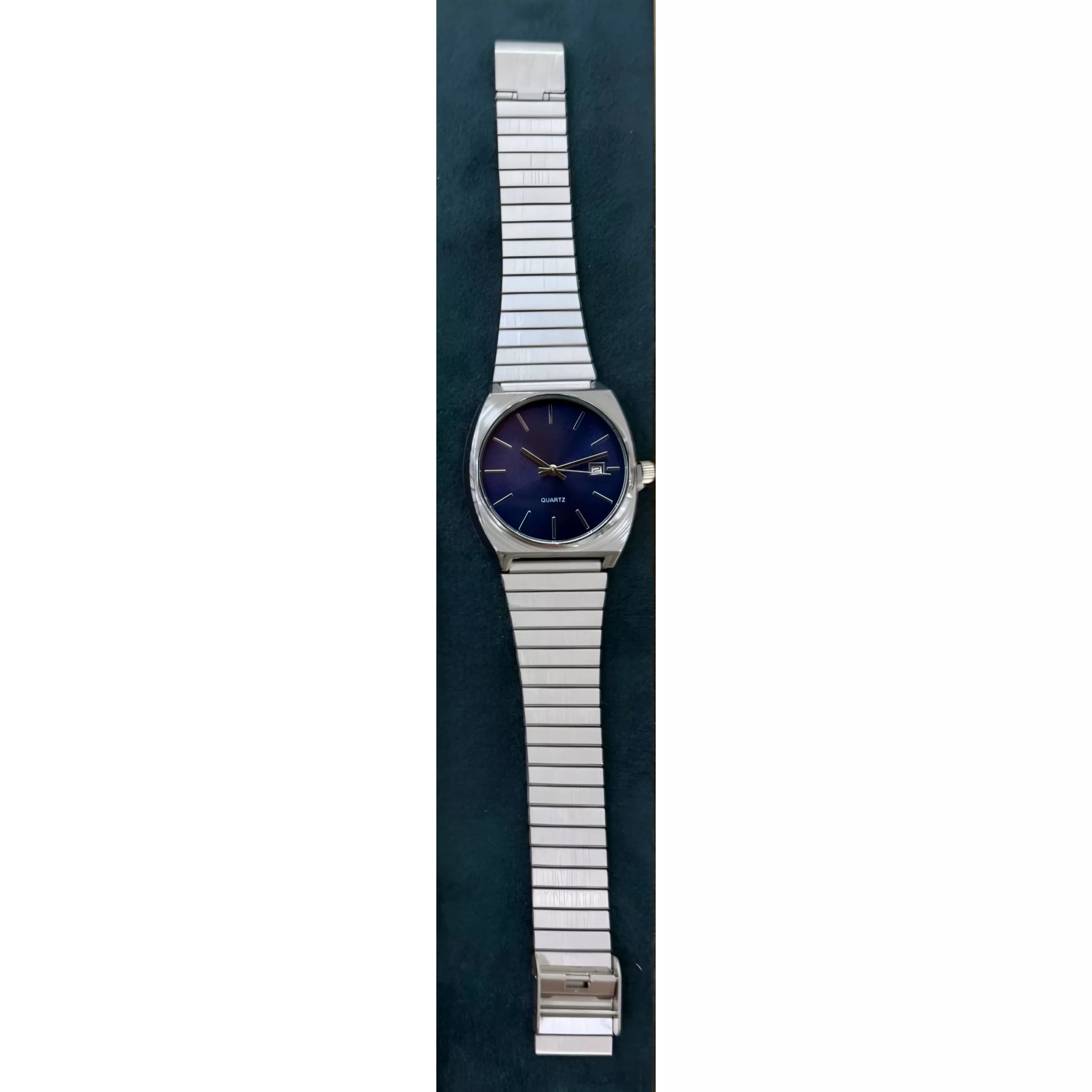 ساعت مچی عقربه‌ای کوارتز مردانه مدل اسپرت بند طرح شبکه ای کد TO4