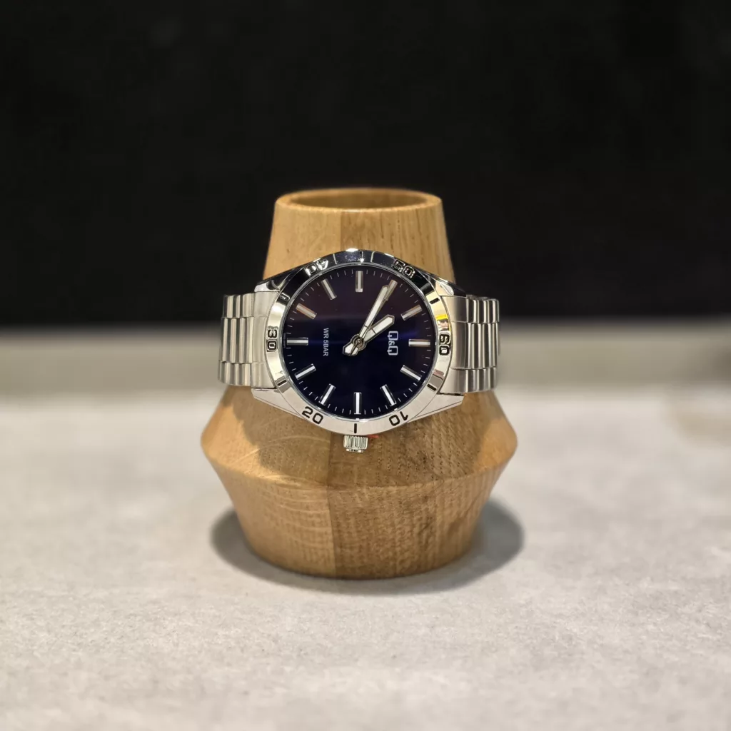 ساعت مچی عقربه‌ای کوارتز مردانه کیو اند کیو مدل Q86B-004PY