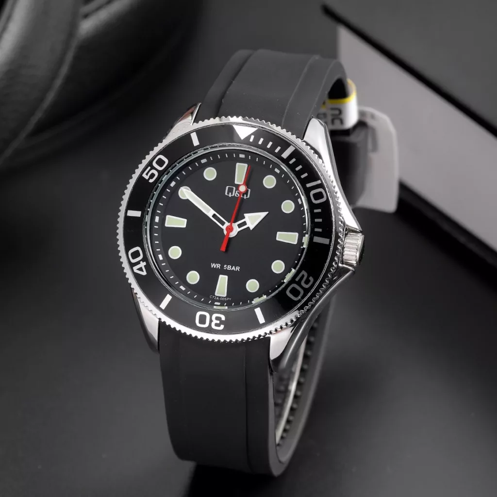 ساعت مچی عقربه‌ای کوارتز مردانه کیو اند کیو مدل C72A-005PY