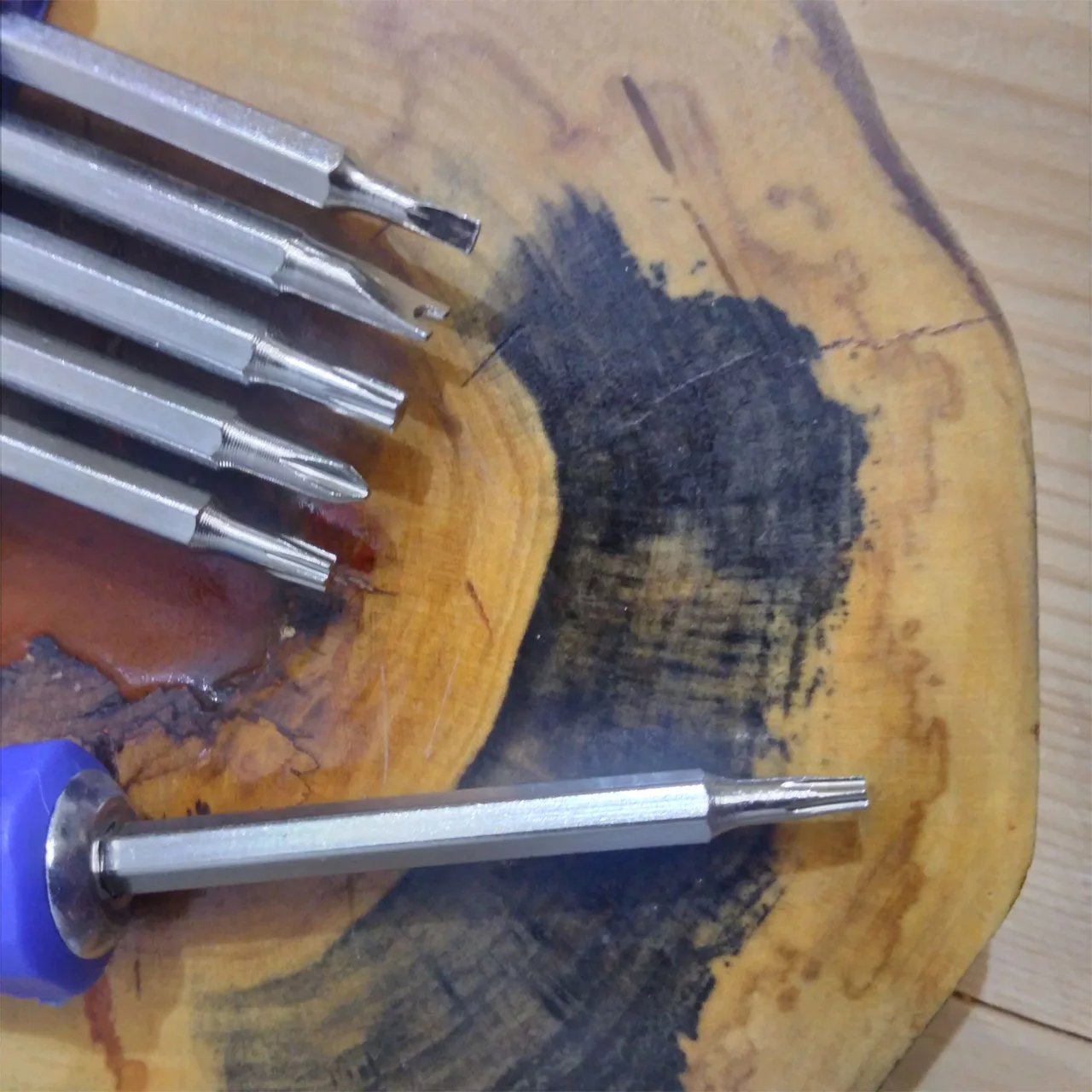 پیچ گوشتی موبایلی ام کی اچ مدل 6150  بسته 7 عددی