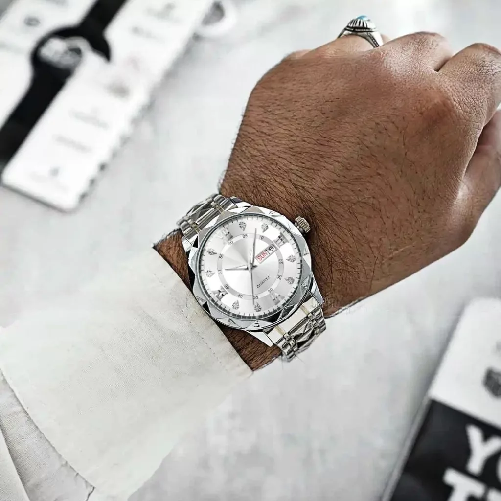 ساعت مچی عقربه‌ای کوارتز مردانه مدل الماسی دو تقویم کد 102