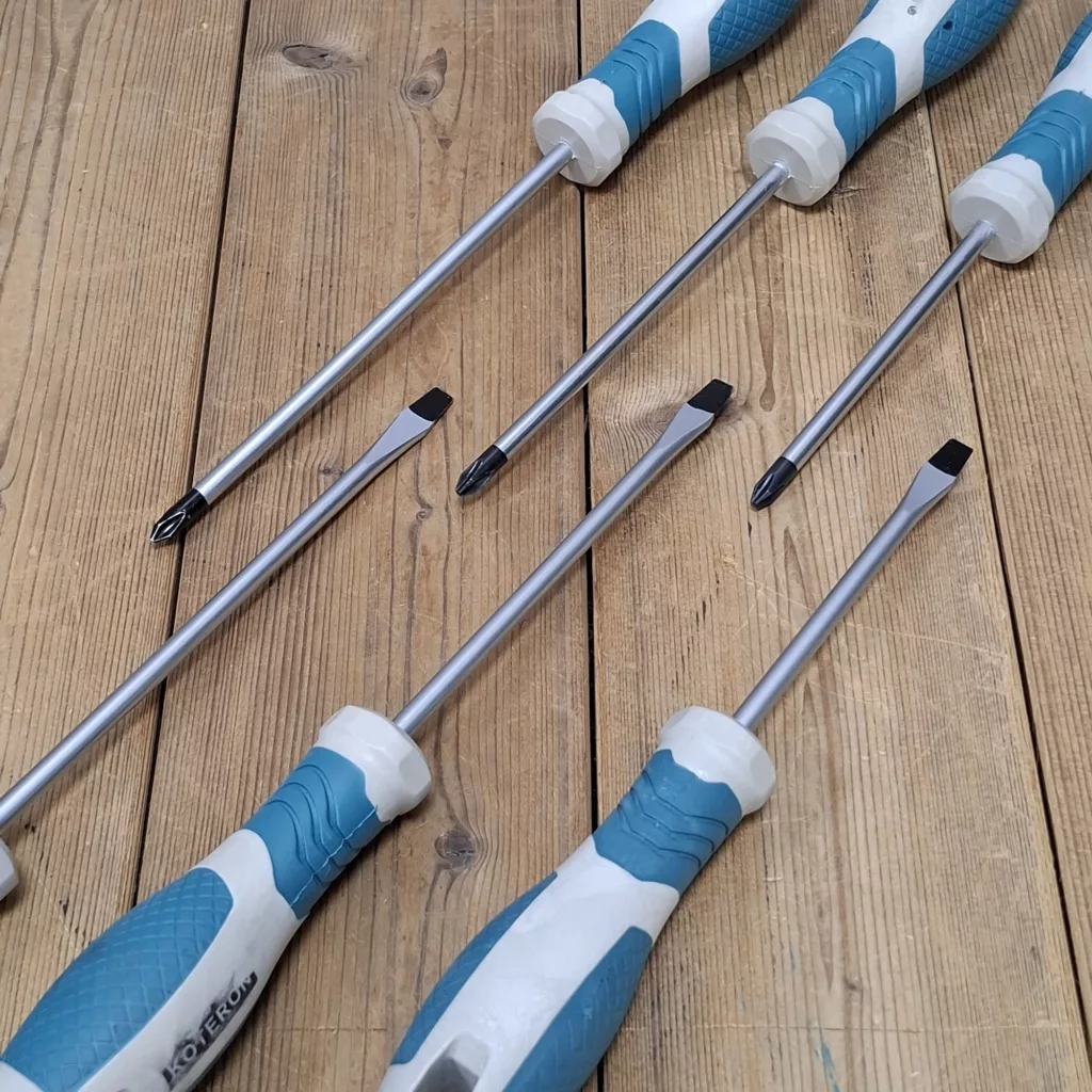 پیچ گوشتی چهارسو و دوسو کوتران مدل 02 مجموعه 6 عددی