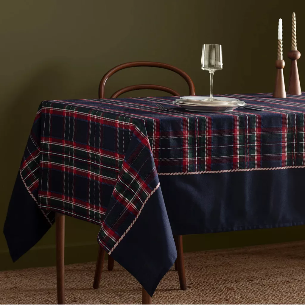 سفره هشت نفره مادام کوکو مدل Abella Laci سایز 160*160 سانتی متر