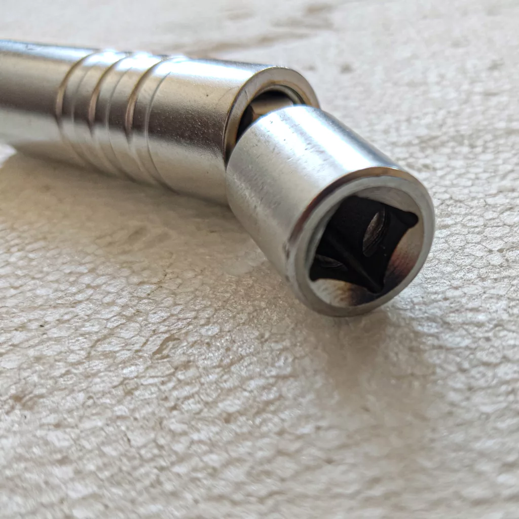 آچار بکس شمع مدل مگنتی کد DZ 016 سایز 16 میلی متر